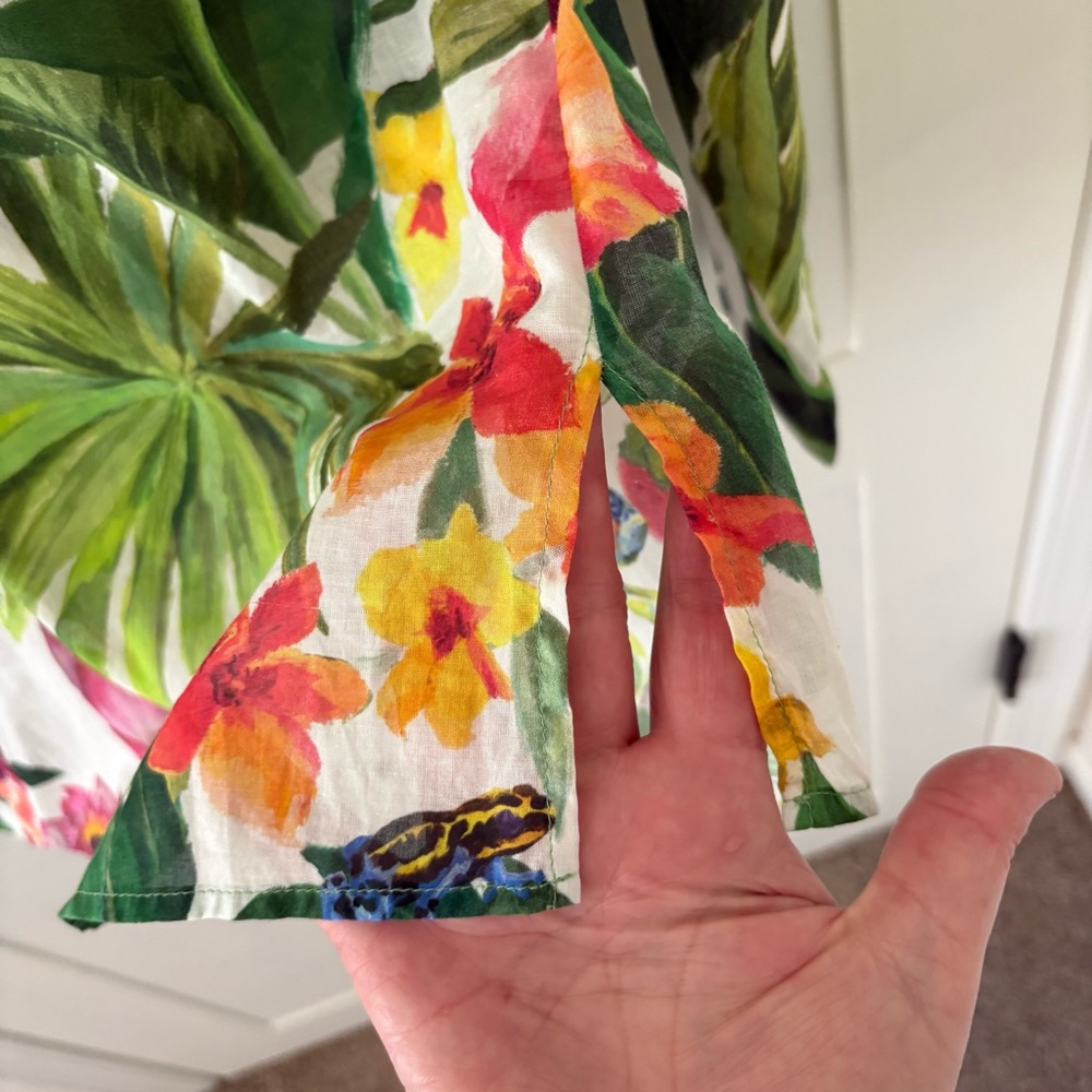 PERSIFOR Freya Placket Front Tropic in Grass Top. Size Small. - Picture 15 of 16